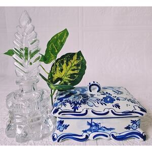 Vintage Blue & White Lidded Trinket Box Porcelain Delft Hand Painted jewelry box